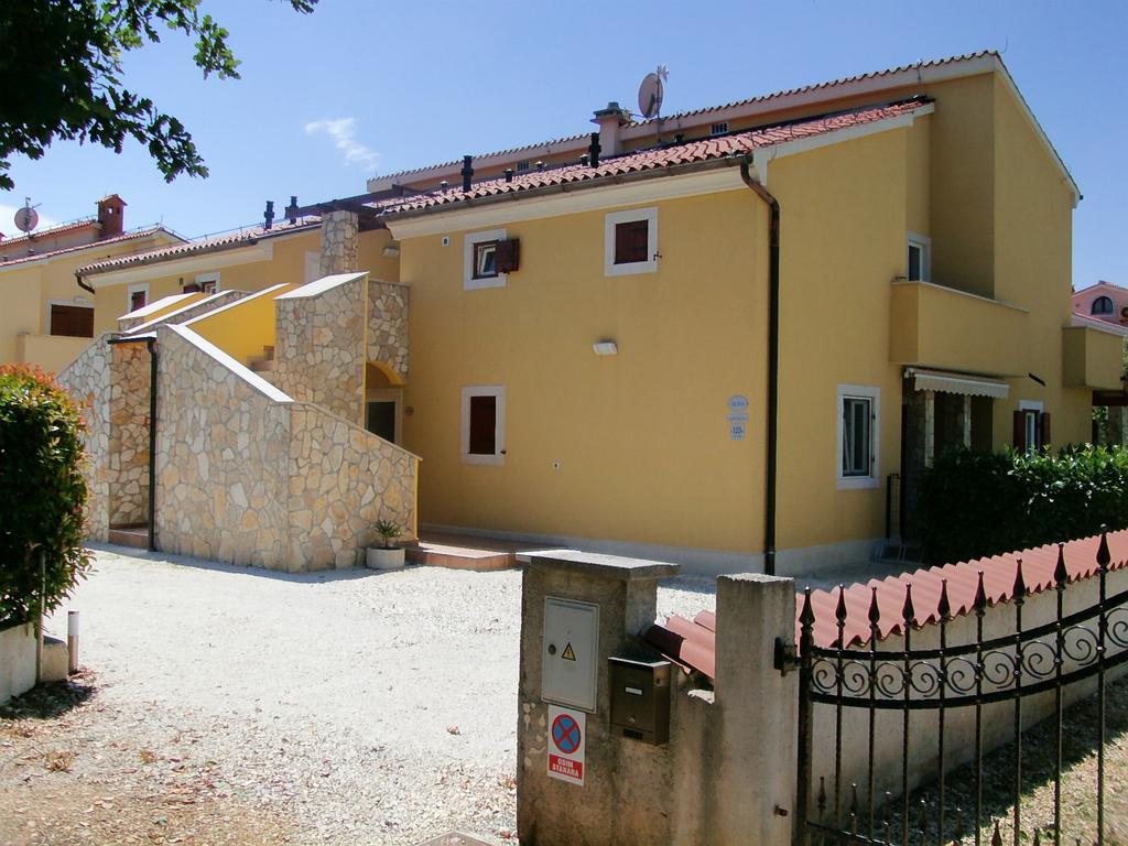 Oliva Holiday Apartment Баньоле Екстер'єр фото